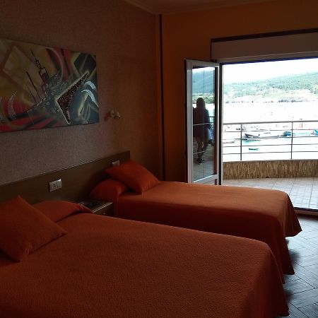 Hostal Residencia Bahia Laxe Eksteriør bilde